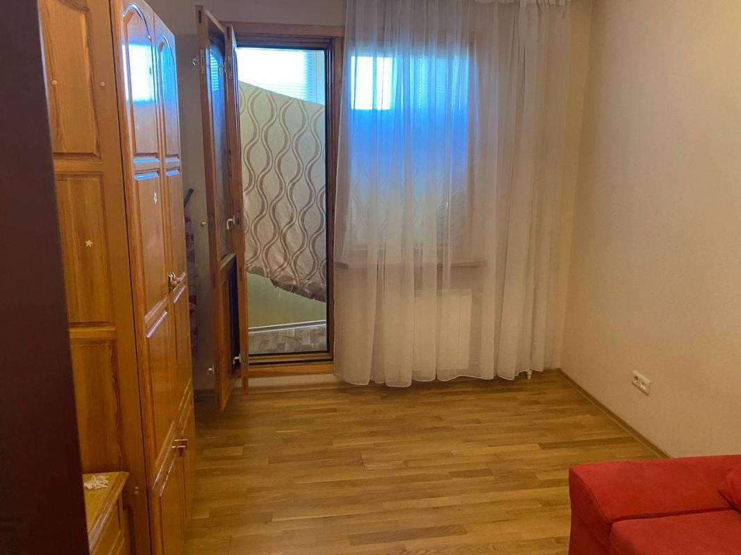 Продаж 3 кімнатної квартири 65 кв. м, Архітекторів вул. 24