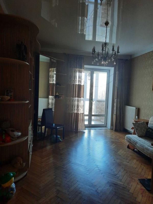 Продаж 3 кімнатної квартири 86 кв. м, Миру вул. 20