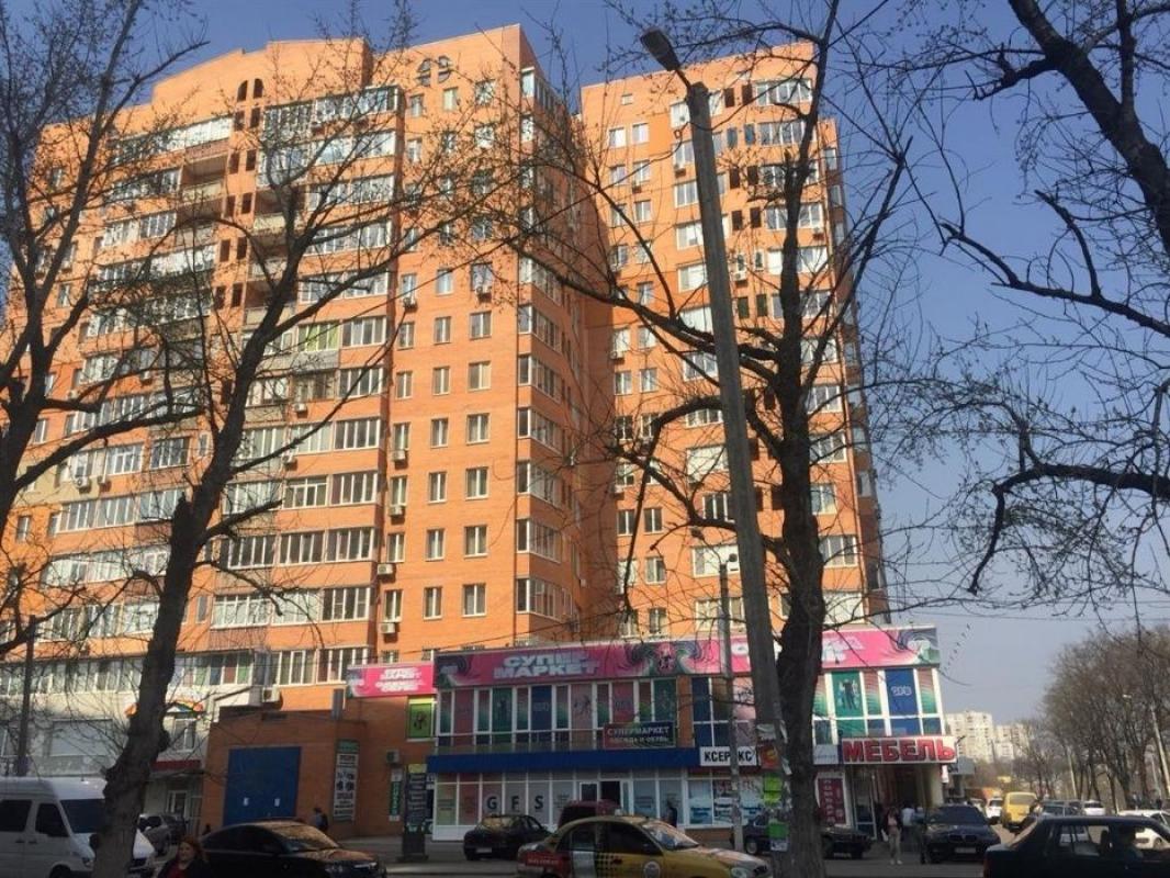Продажа 3 комнатной квартиры 80 кв. м, Гвардейцев-Широнинцев ул. 33
