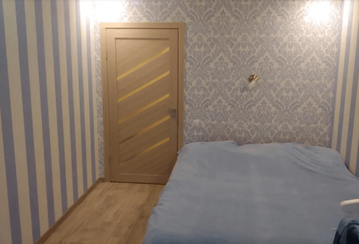 Продаж 2 кімнатної квартири 42 кв. м, Юрія Гагаріна просп. 246