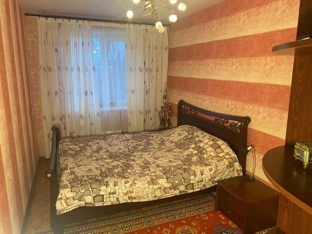 Продажа 3 комнатной квартиры 57 кв. м, Петра Григоренко просп. (Маршала Жукова)
