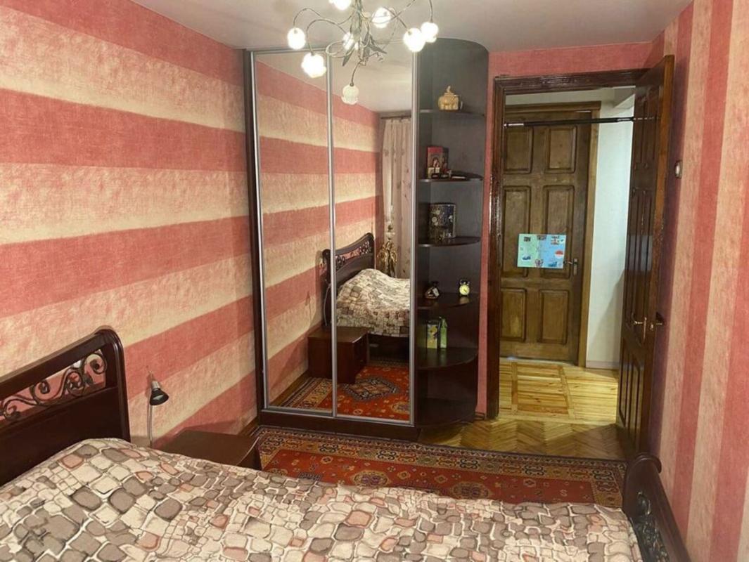 Продажа 3 комнатной квартиры 57 кв. м, Петра Григоренко просп. (Маршала Жукова)