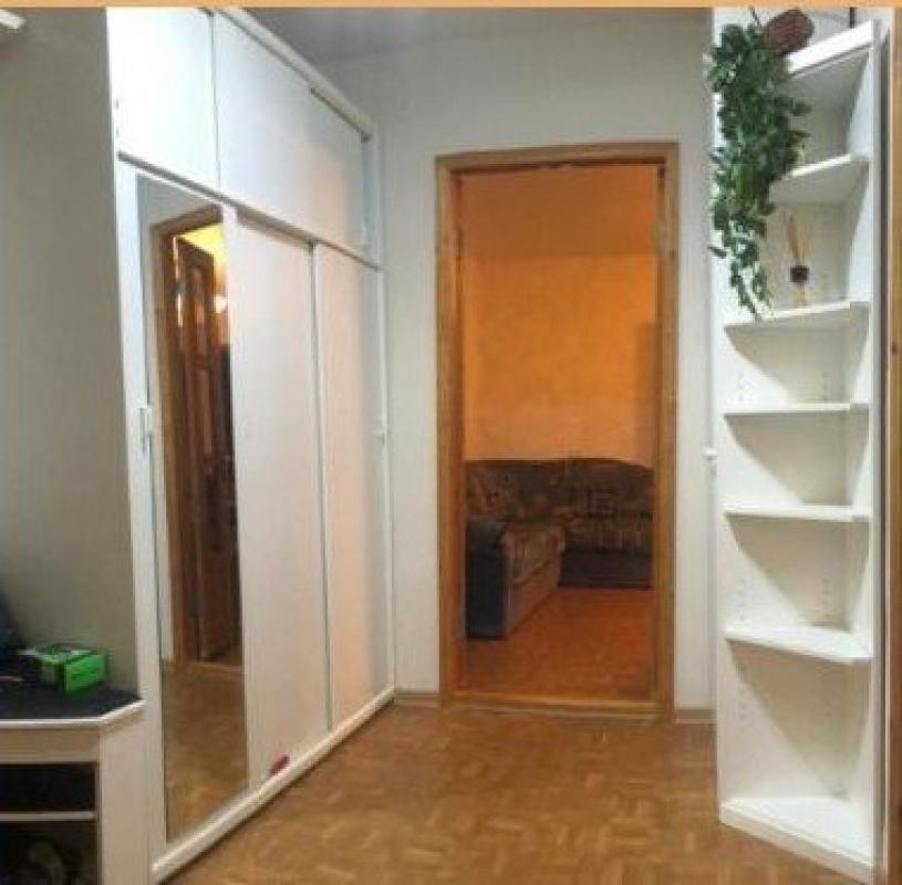 Продаж 3 кімнатної квартири 63 кв. м, Клочківська вул. 276