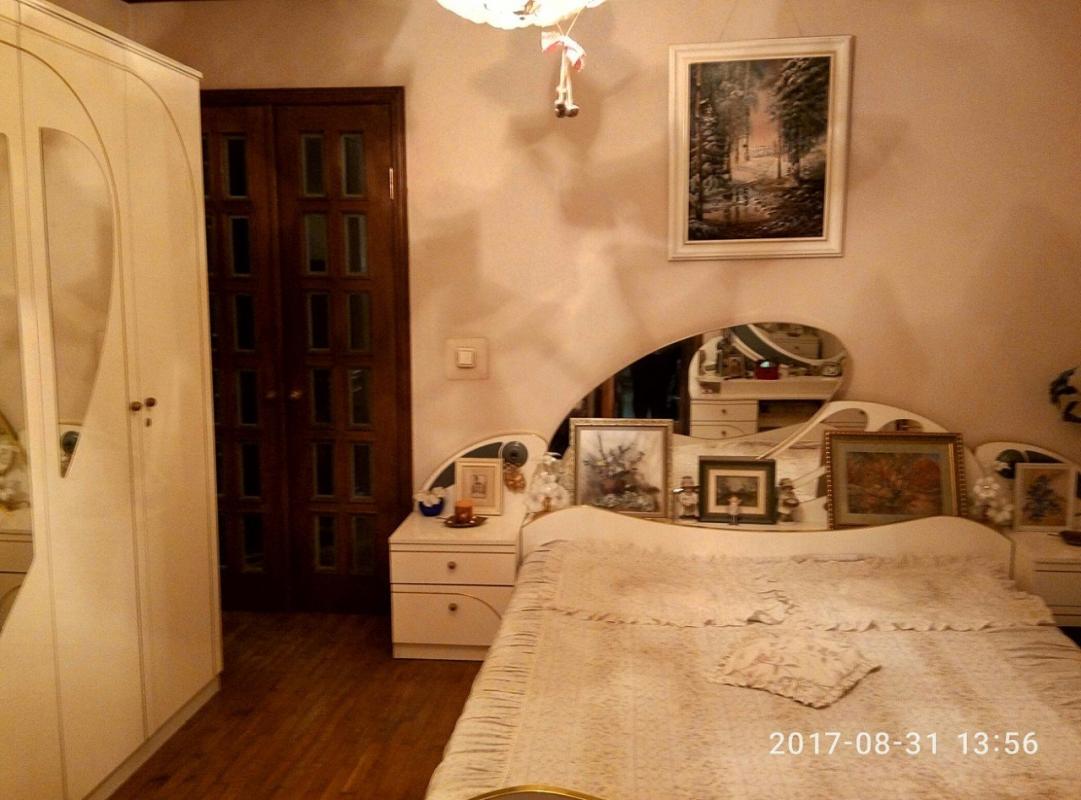 Продаж 3 кімнатної квартири 106 кв. м, Героїв Харкова просп. 204/2