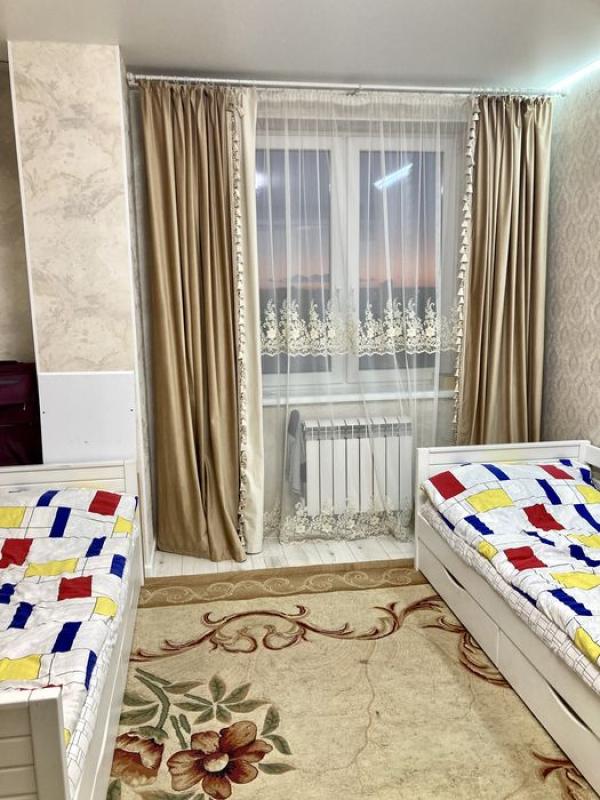 Sale 2 bedroom-(s) apartment 69 sq. m., Hvardiytsiv-Shyronintsiv Street 74Б