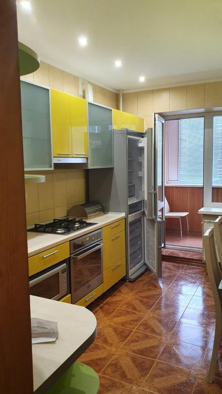 Long term rent 3 bedroom-(s) apartment Yuvileinyi avenue 61б