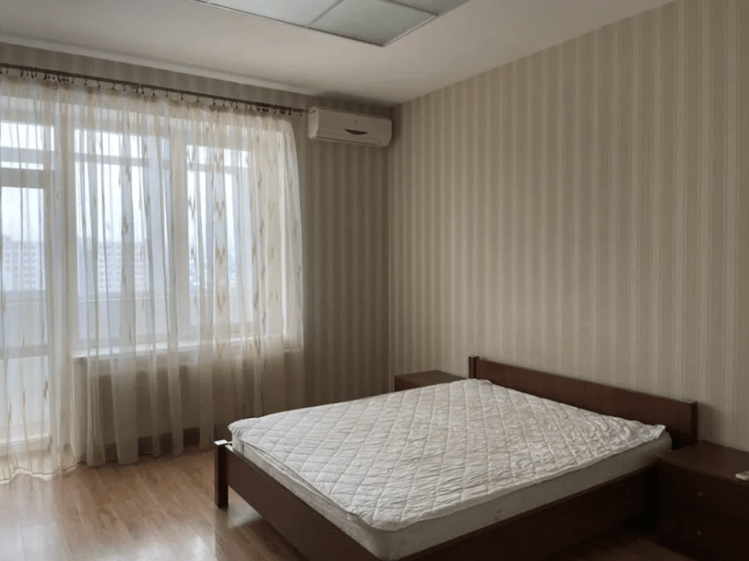 Long term rent 1 bedroom-(s) apartment Akademika Barabashova Street 32