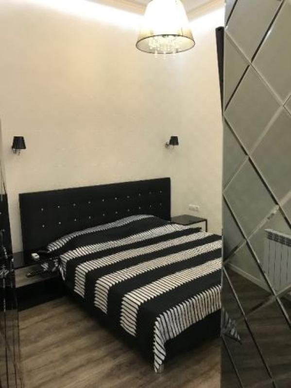Long term rent 3 bedroom-(s) apartment Alchevskykh Street (Artema Street) 3