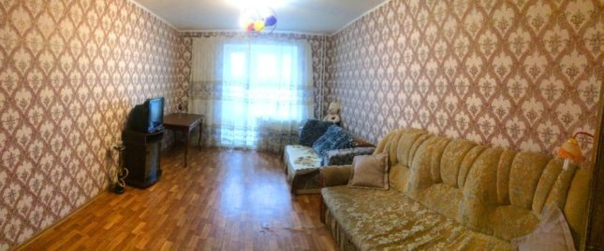 Long term rent 3 bedroom-(s) apartment Plytkova Street
