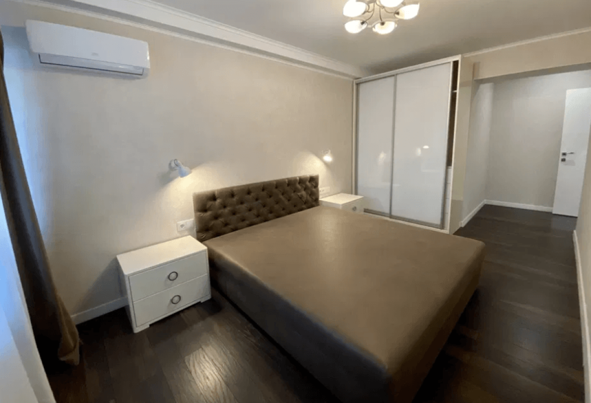 Long term rent 3 bedroom-(s) apartment Beresteiska Avenue (Peremohy Avenue) 20