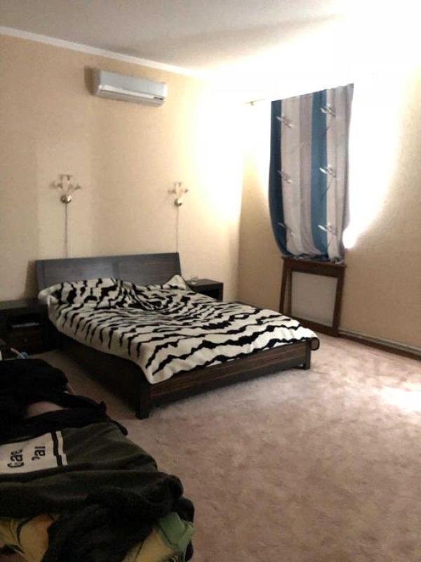 Long term rent 3 bedroom-(s) apartment Danylevskoho Street