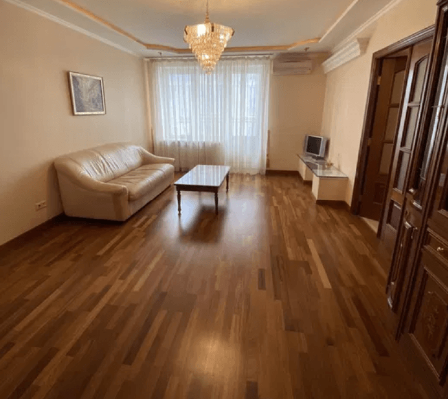 Long term rent 3 bedroom-(s) apartment Panasa Myrnoho Street 28а