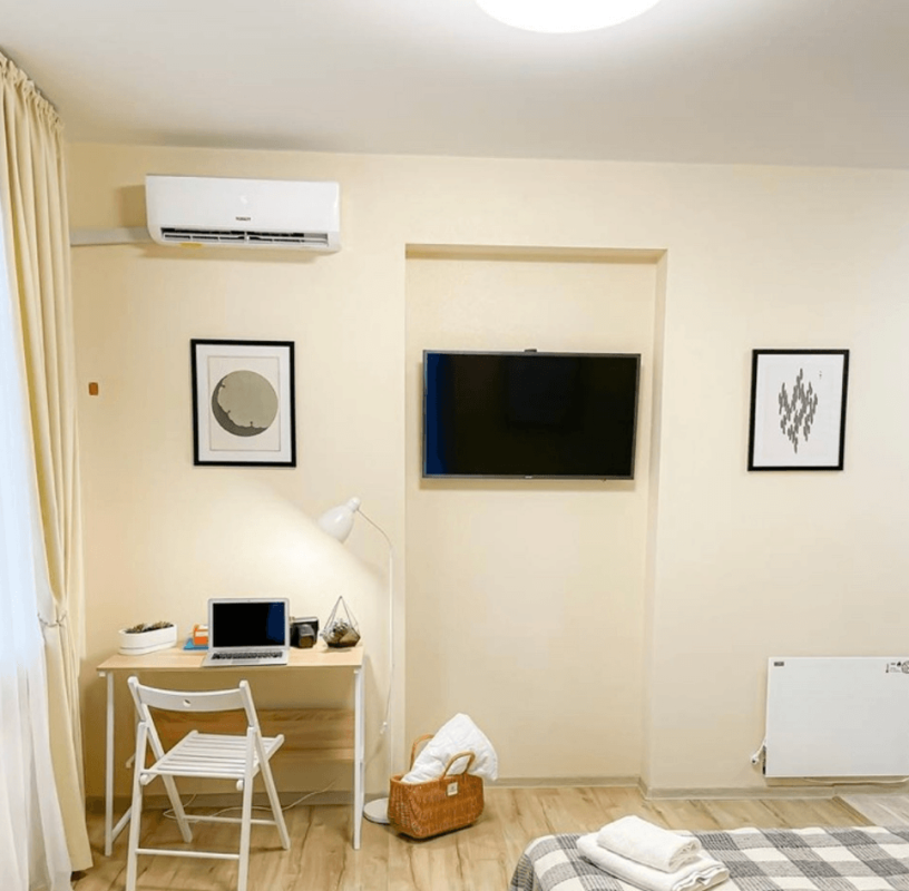 Sale 1 bedroom-(s) apartment 33 sq. m., Derevyanka Street 16а