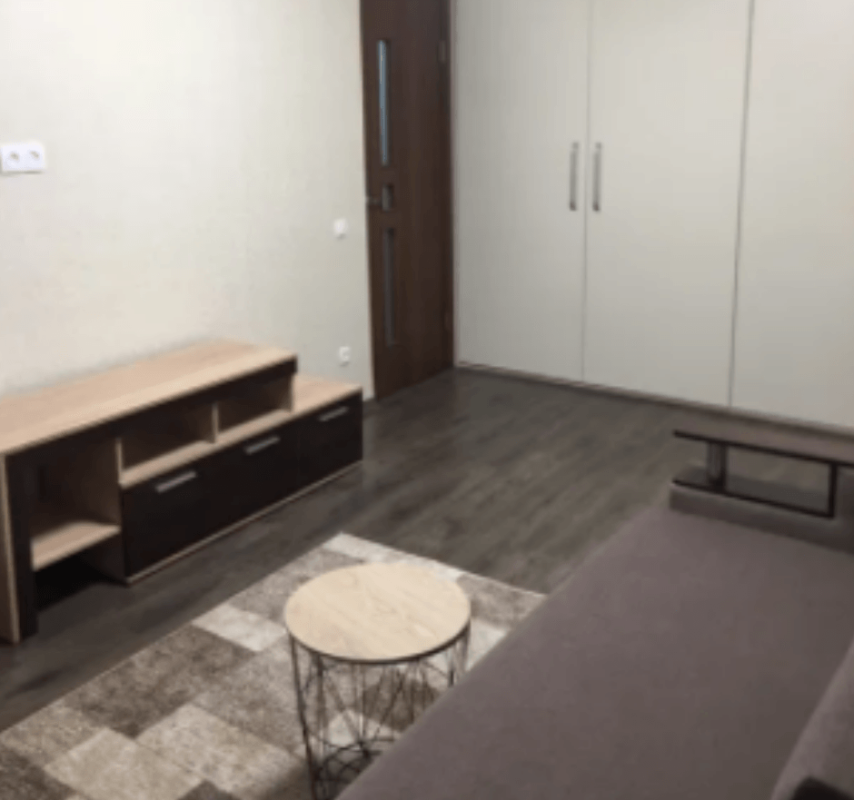 Long term rent 1 bedroom-(s) apartment Peremohy Avenue 67