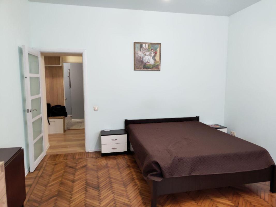 Sale 3 bedroom-(s) apartment 70 sq. m., Karazina Street