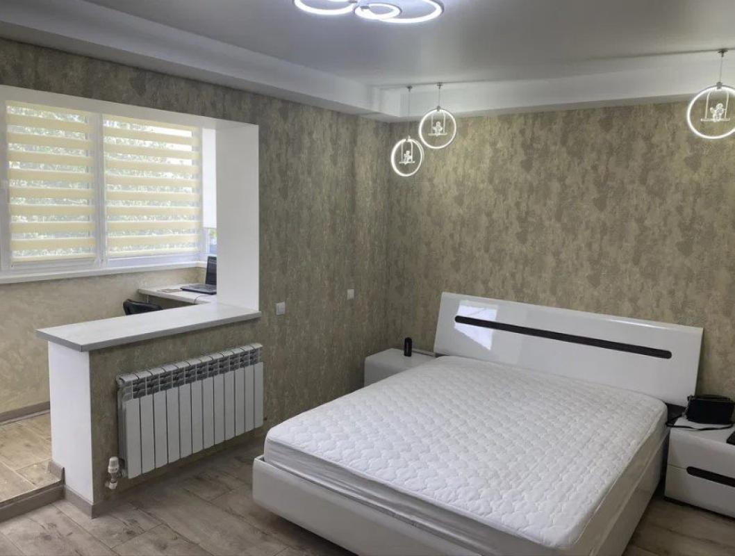 Long term rent 2 bedroom-(s) apartment Beresteiska Avenue (Peremohy Avenue) 20