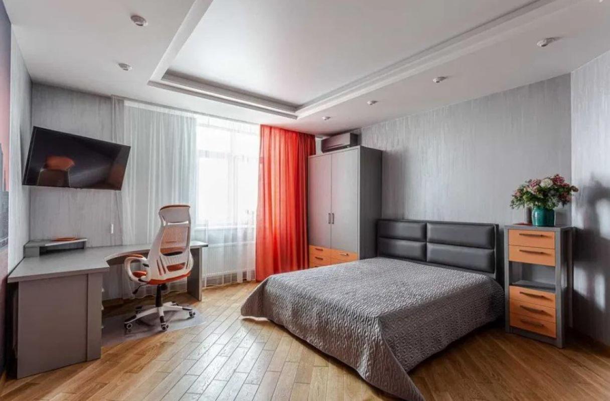 Long term rent 3 bedroom-(s) apartment 