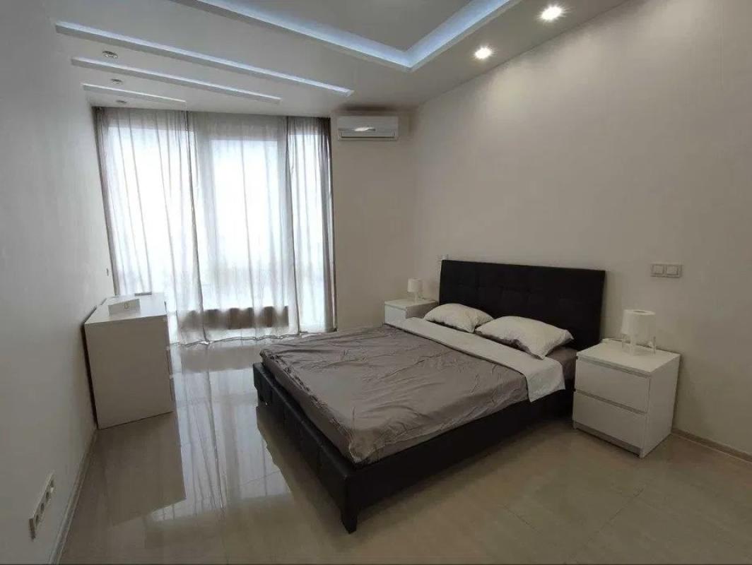 Long term rent 1 bedroom-(s) apartment Peremohy Avenue 26а