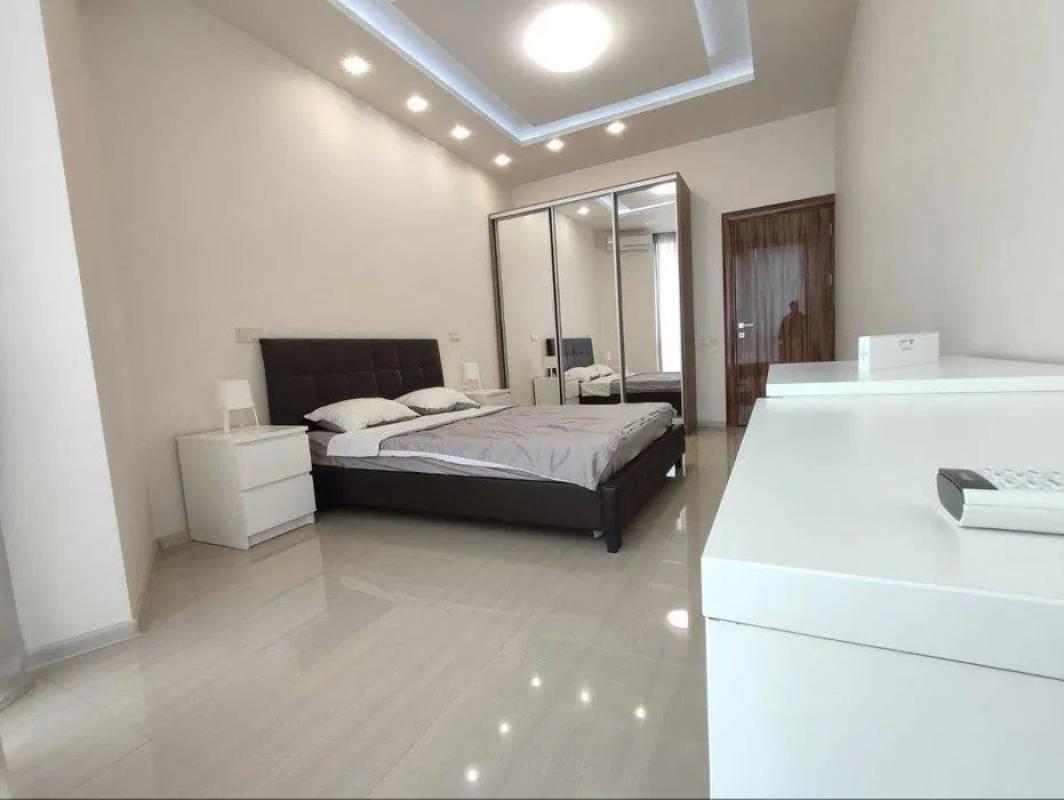 Long term rent 1 bedroom-(s) apartment Peremohy Avenue 26а