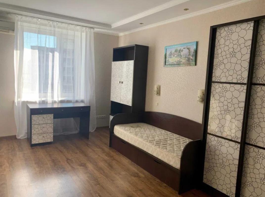 Long term rent 3 bedroom-(s) apartment Kharkivske Road