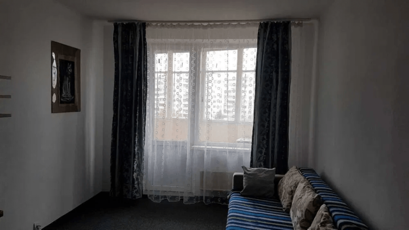 Long term rent 1 bedroom-(s) apartment Liudviga Svobody Avenue 34