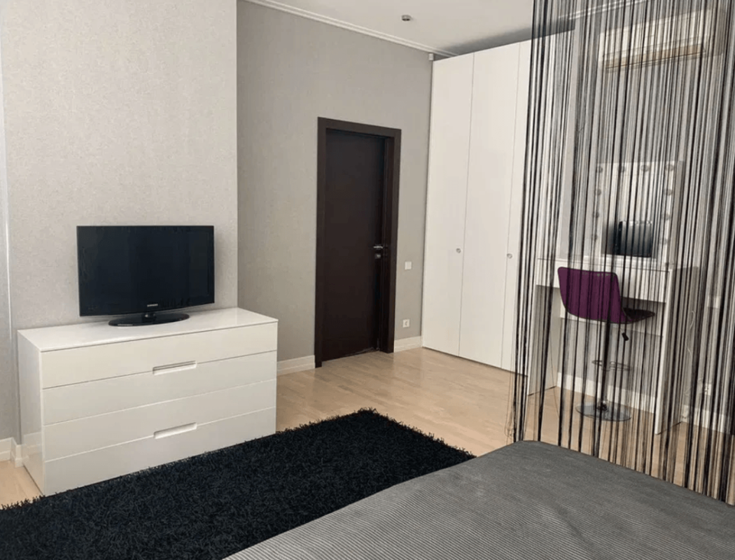Long term rent 1 bedroom-(s) apartment 