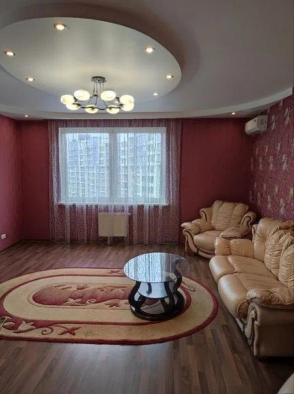 Long term rent 3 bedroom-(s) apartment Holosiivskyi Avenue (40-richchia Zhovtnia Avenue)