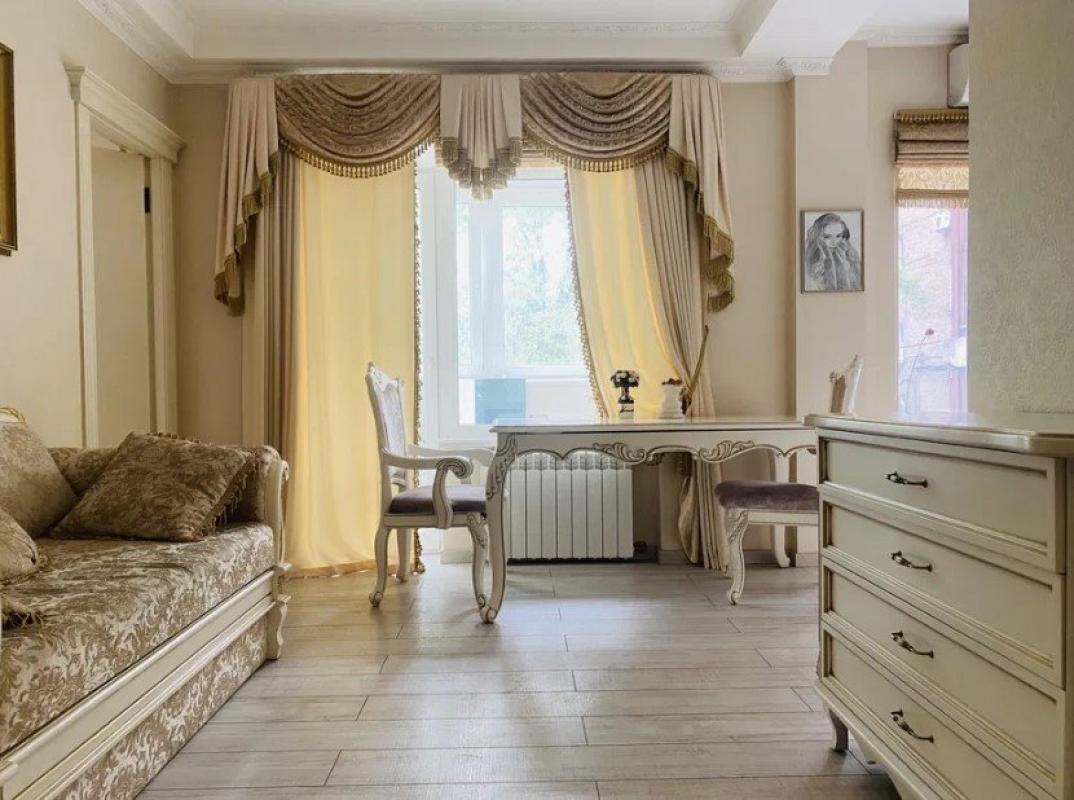 Long term rent 3 bedroom-(s) apartment Velyka Vasylkivska Street (Chervonoarmiiska Street;Krasnoarmeyskaya Street) 122