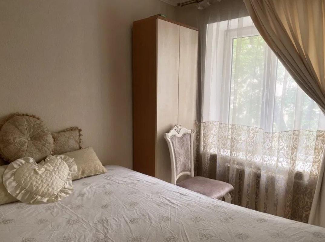 Long term rent 3 bedroom-(s) apartment Velyka Vasylkivska Street (Chervonoarmiiska Street;Krasnoarmeyskaya Street) 122