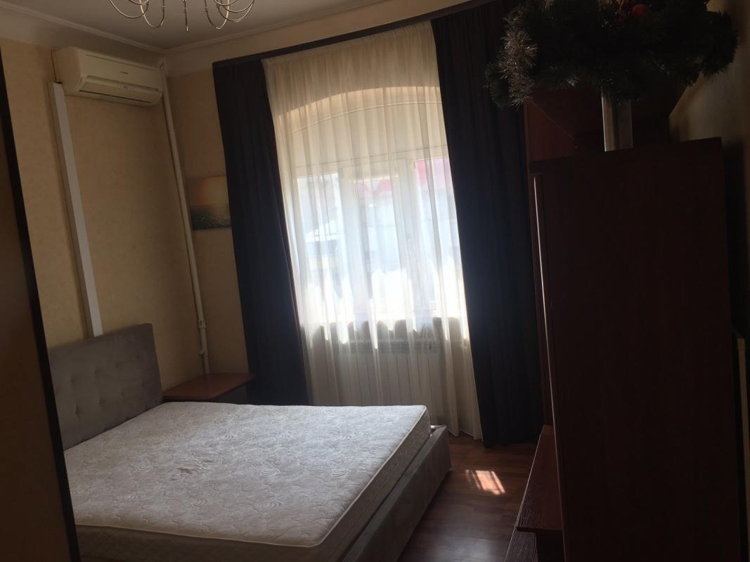 Long term rent 1 bedroom-(s) apartment Konstytutsiyi Square 20