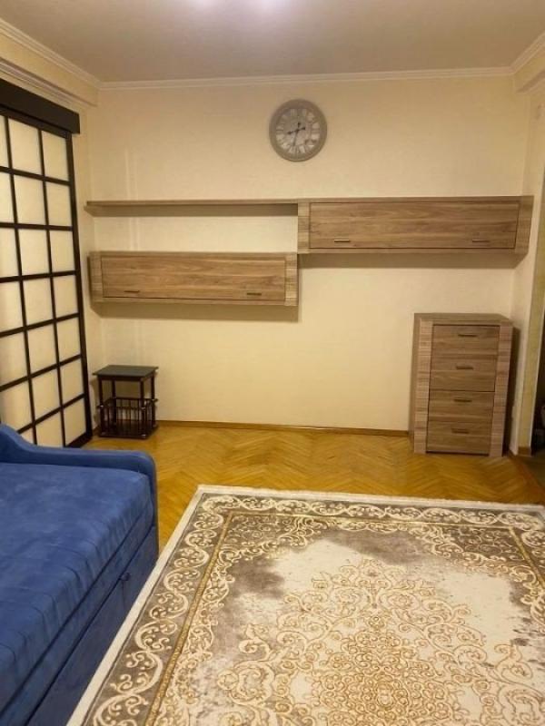 Long term rent 2 bedroom-(s) apartment Lesi Ukrainky Boulevard 20/22