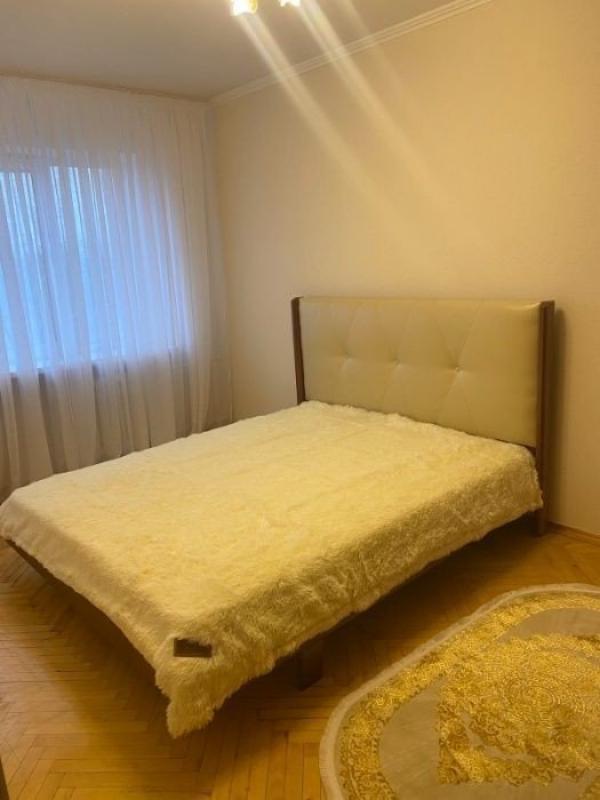 Long term rent 2 bedroom-(s) apartment Lesi Ukrainky Boulevard 20/22