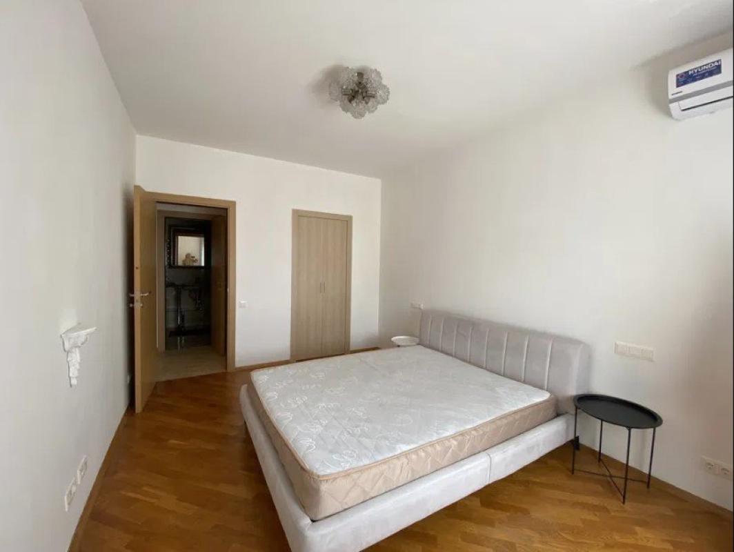 Long term rent 2 bedroom-(s) apartment Yevhena Konovaltsia Street (Schorsa Street) 36б