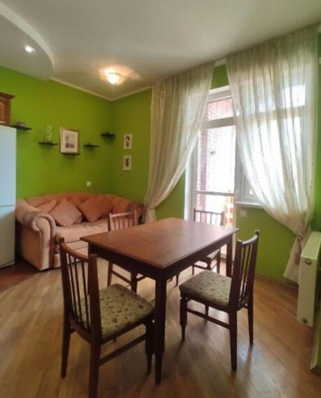 Long term rent 3 bedroom-(s) apartment Yevhena Konovaltsia Street (Schorsa Street) 36б