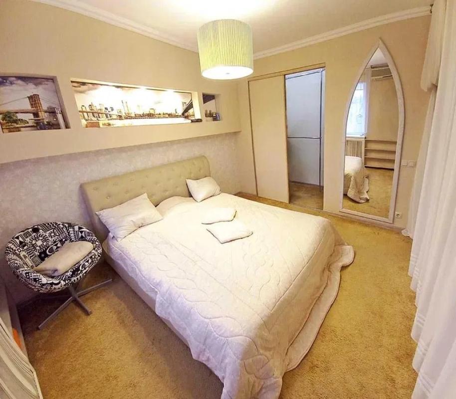 Long term rent 2 bedroom-(s) apartment Bohdana Khmelnytskoho Street 62б