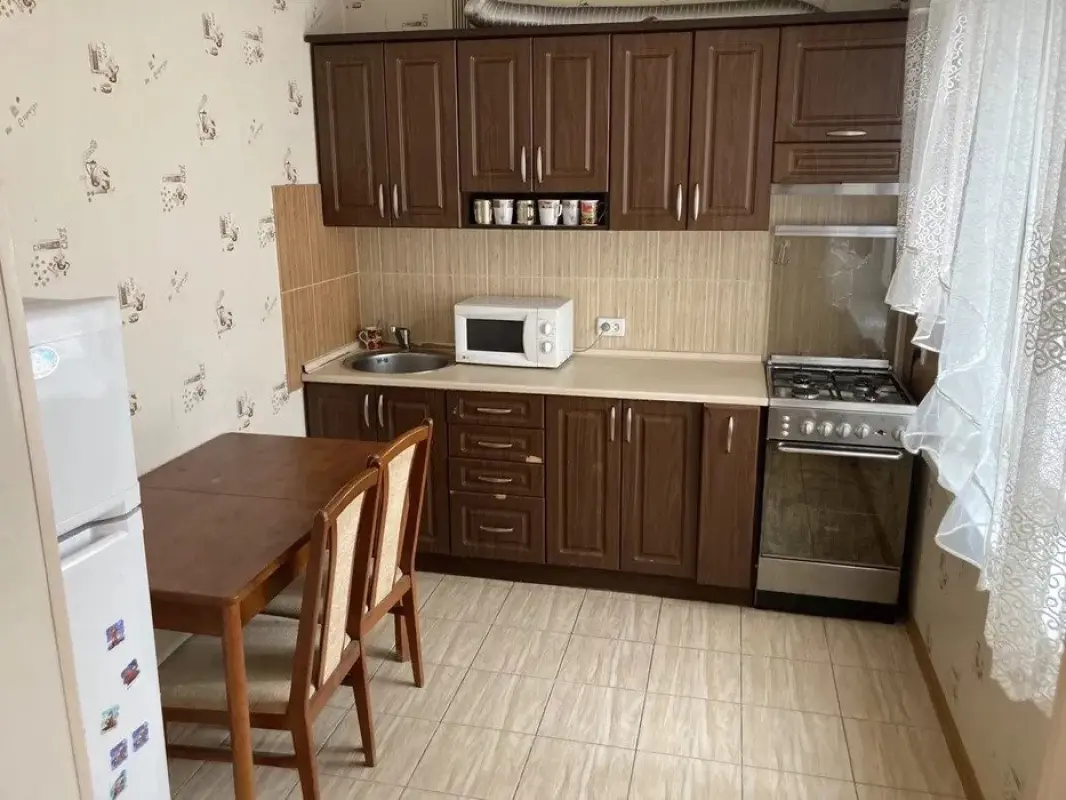 Apartment for rent - Dmytra Kotsyubayla Street 2
