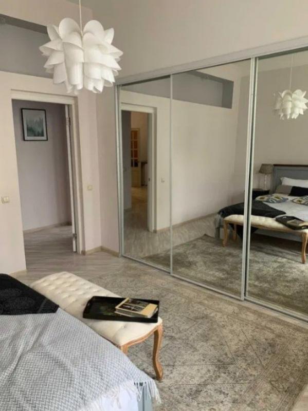 Long term rent 3 bedroom-(s) apartment Liuteranska Street 27-29