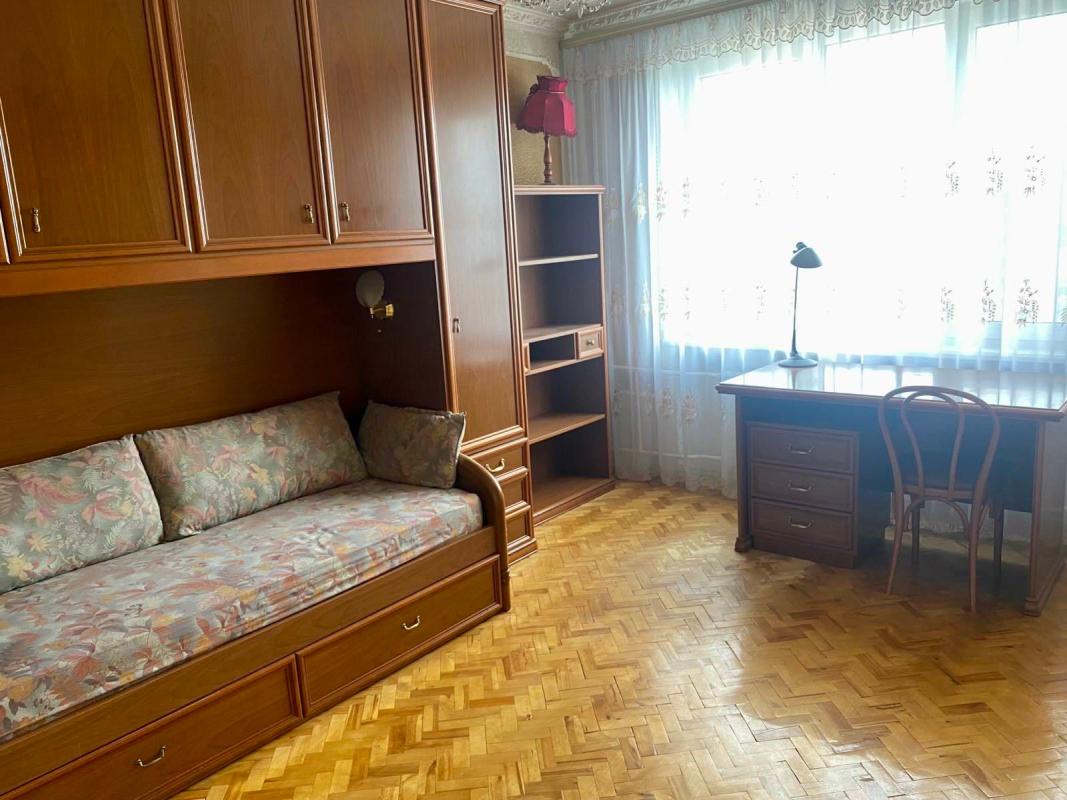Долгосрочная аренда 3 комнатной квартиры Леси Украинки бульв. 21