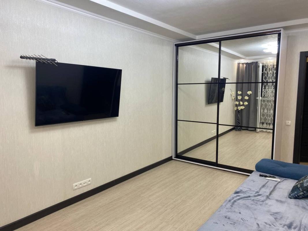 Long term rent 1 bedroom-(s) apartment Peremohy Avenue 62б
