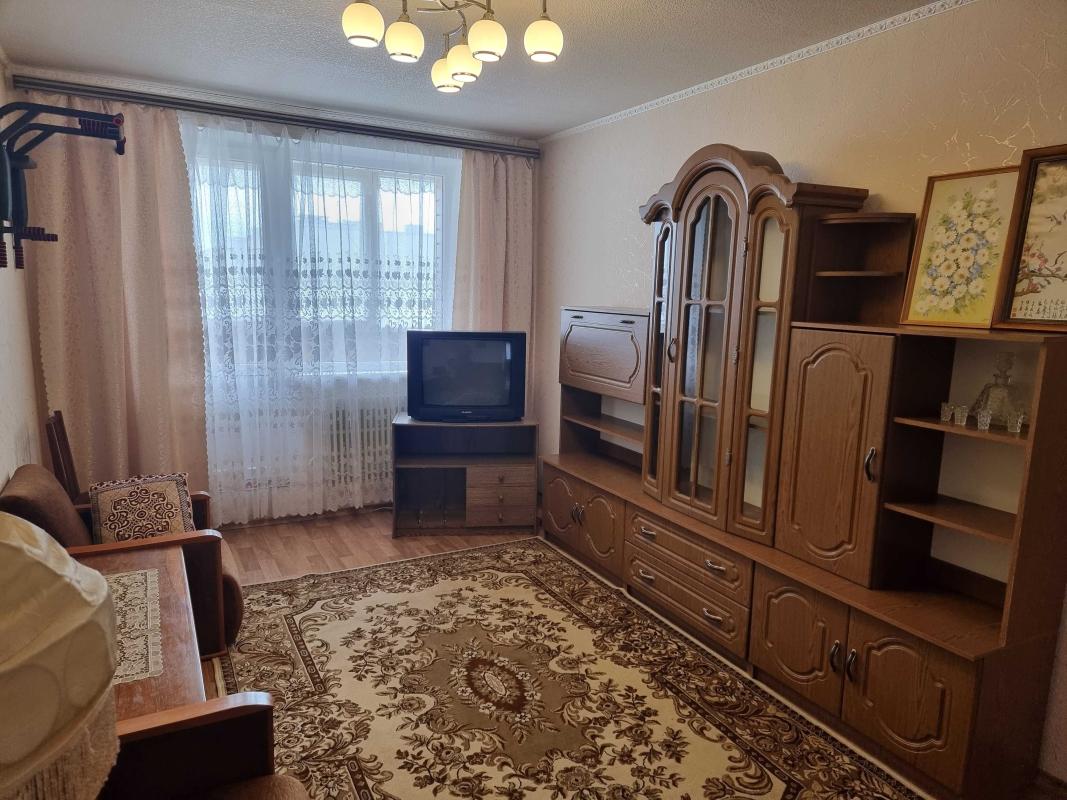 Long term rent 3 bedroom-(s) apartment Olimpiyska Street 15