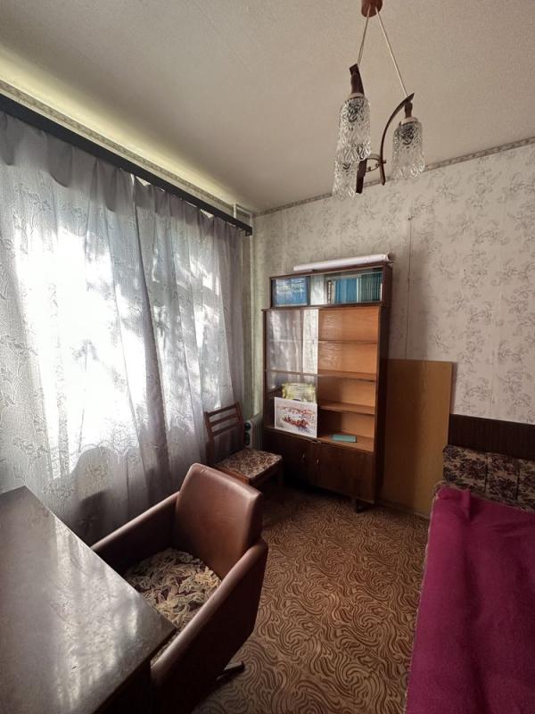 Sale 4 bedroom-(s) apartment 69 sq. m., Peremohy Avenue 62д