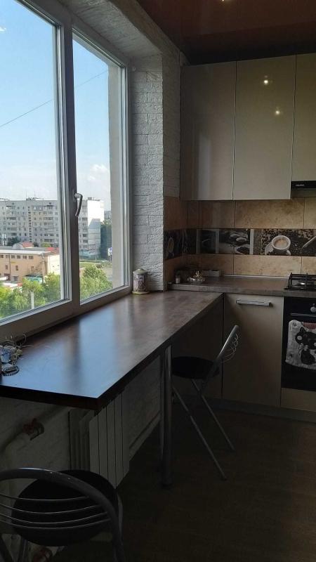 Long term rent 3 bedroom-(s) apartment Traktorobudivnykiv Avenue 130