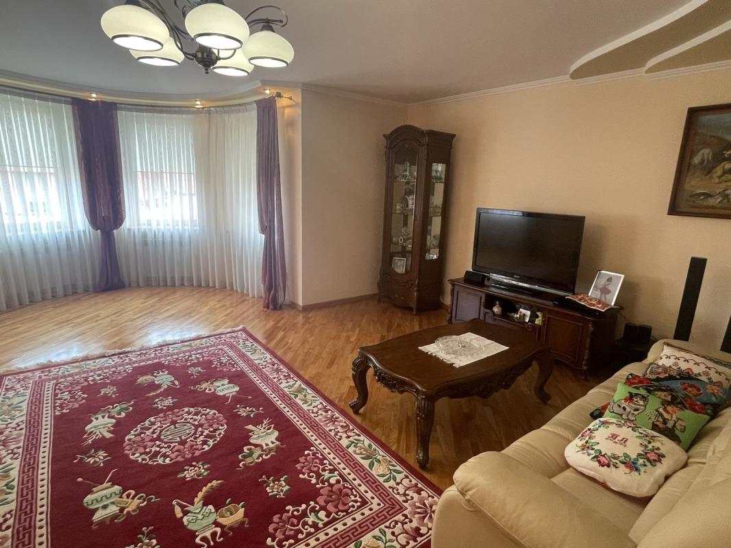 Sale house 265 sq. m., Andria Chaikovskoho Street
