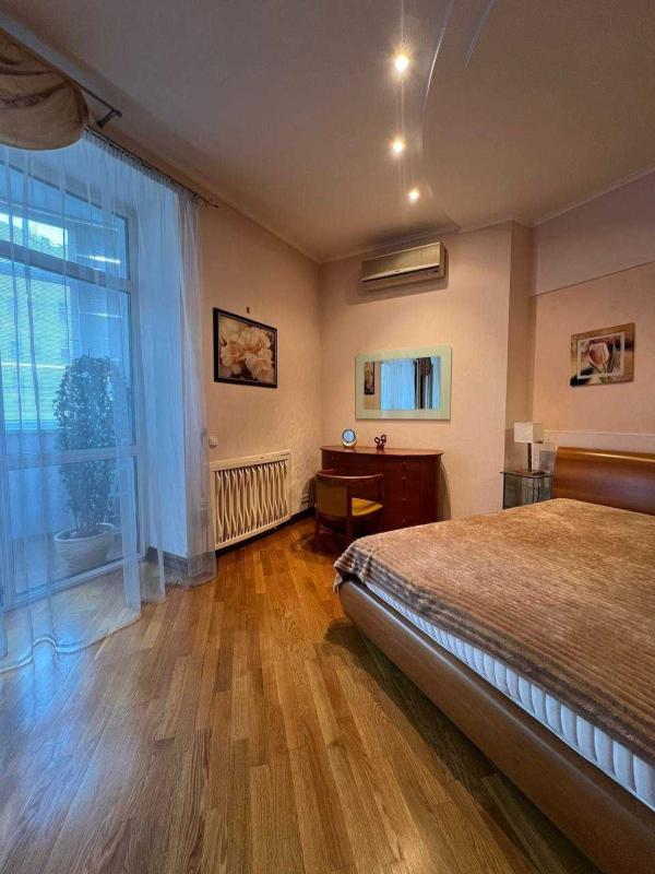 Long term rent 3 bedroom-(s) apartment Turhenievska Street 45-49