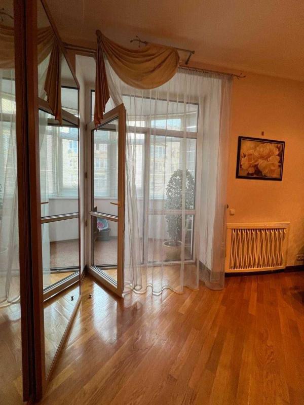 Long term rent 3 bedroom-(s) apartment Turhenievska Street 45-49