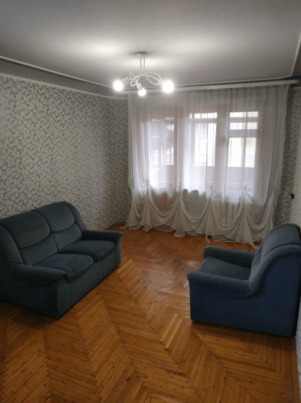 Long term rent 3 bedroom-(s) apartment Vladyslava Zubenka street 36