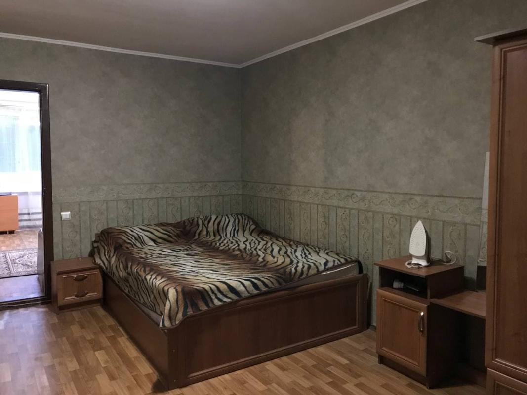 Довгострокова оренда 2 кімнатної квартири Тракторобудівників просп. 77