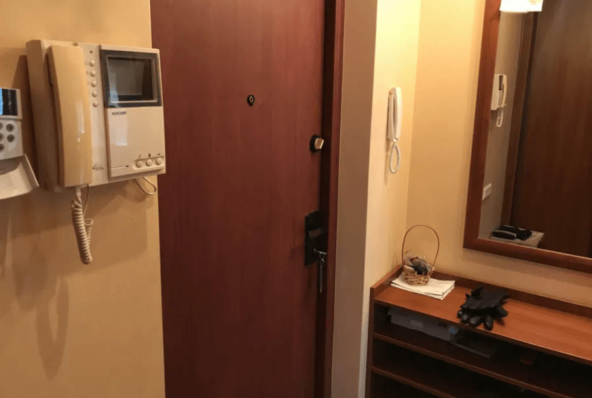 Long term rent 2 bedroom-(s) apartment Borshchahivska Street