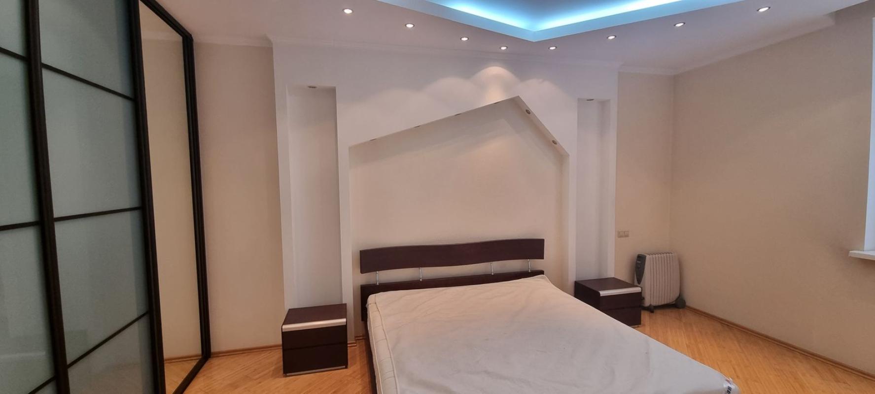 Long term rent 2 bedroom-(s) apartment Yevhena Konovaltsia Street 32б