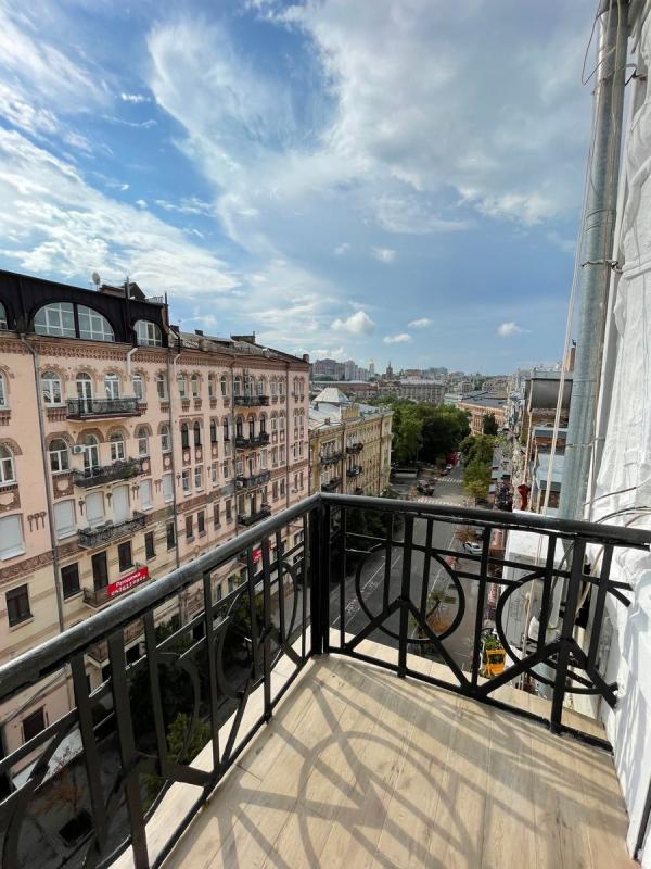 Long term rent 3 bedroom-(s) apartment Arkhitektora Horodetskoho Street 17/1